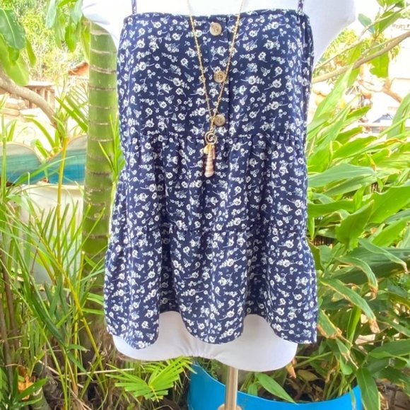 Paper crane in size l blue and white small floral print large ruffle length 27” - Picture 3 of 7